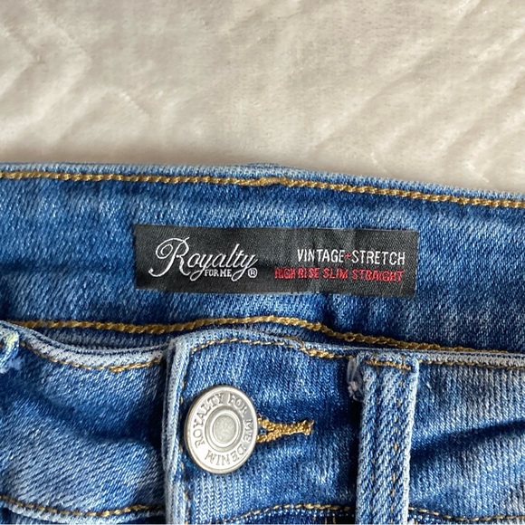 Royalty for Me Vintage High-Rise Distressed Jeans (size 8) - Picture 6 of 8